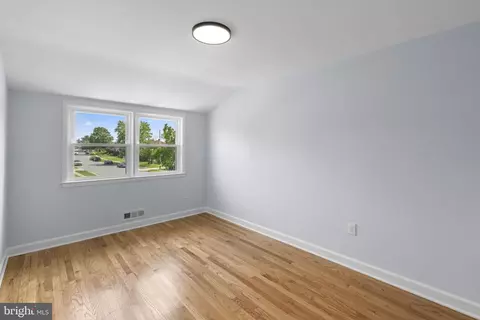 Bedroom - 1007 Linden Ave, Halethorpe, MD 21227 photo 3 of 5