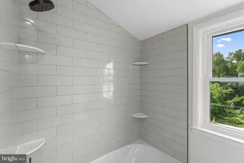 Bath - 1007 Linden Ave, Halethorpe, MD 21227 photo 2 of 2