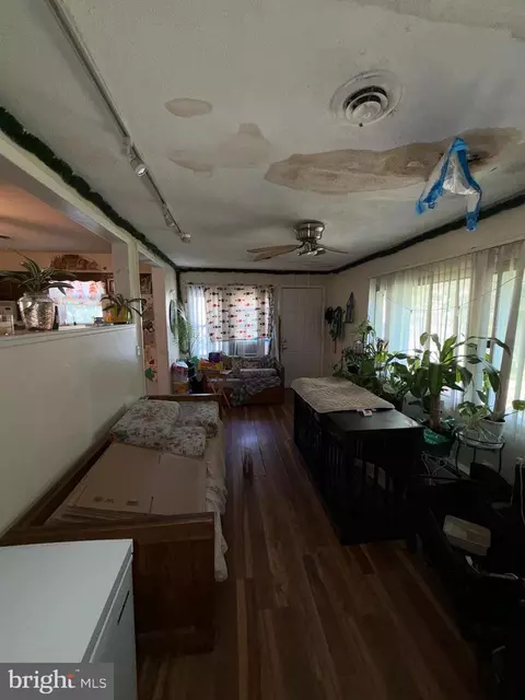 Entry Way - 210 3rd Ave, Halethorpe, MD 21227 photo 3 of 4