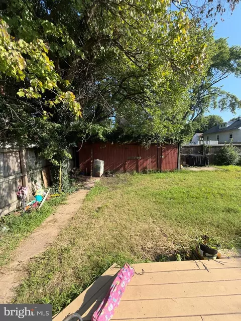 Exterior - 210 3rd Ave, Halethorpe, MD 21227 photo 3 of 4