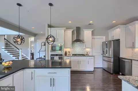 Kitchen - 4802 Bart Allen Ln, Baldwin, MD 21013 photo 5 of 10
