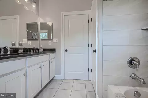 Bath - 4802 Bart Allen Ln, Baldwin, MD 21013 photo 10 of 11