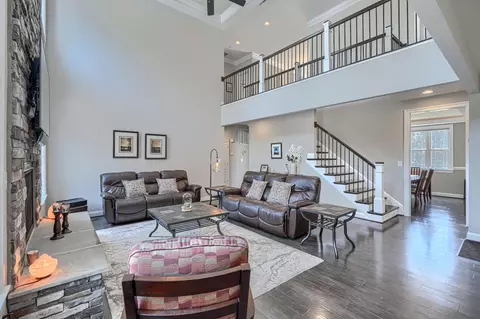 Living - 4802 Bart Allen Ln, Baldwin, MD 21013 photo 4 of 4