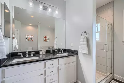 Bath - 4802 Bart Allen Ln, Baldwin, MD 21013 photo 2 of 11