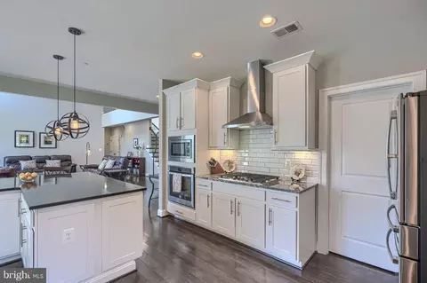 Kitchen - 4802 Bart Allen Ln, Baldwin, MD 21013 photo 9 of 10