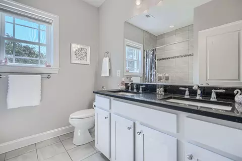 Bath - 4802 Bart Allen Ln, Baldwin, MD 21013 photo 8 of 11