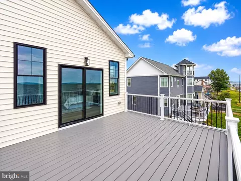 Exterior - 8823 Chesapeake Ave, Sparrows Point, MD 21219 photo 4 of 4