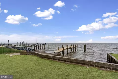 View/Area - 8823 Chesapeake Ave, Sparrows Point, MD 21219 photo 2 of 10