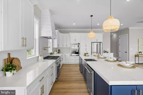Kitchen - 8823 Chesapeake Ave, Sparrows Point, MD 21219 photo 8 of 13