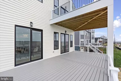 Exterior - 8823 Chesapeake Ave, Sparrows Point, MD 21219 photo 4 of 4