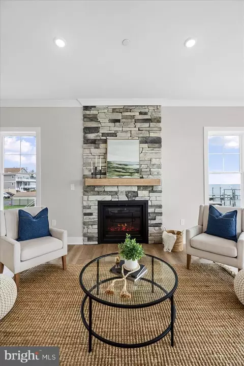 Living - 8823 Chesapeake Ave, Sparrows Point, MD 21219 photo 5 of 5