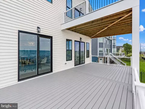 Exterior - 8823 Chesapeake Ave, Sparrows Point, MD 21219 photo 2 of 4