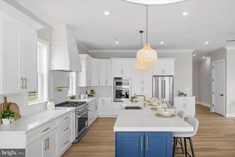 Kitchen - 8823 Chesapeake Ave, Sparrows Point, MD 21219 photo 11 of 13
