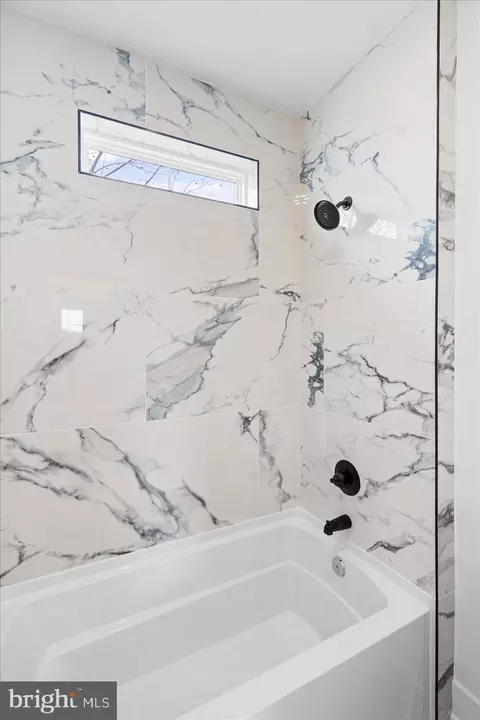 Bath - 8823 Chesapeake Ave, Sparrows Point, MD 21219 photo 3 of 6