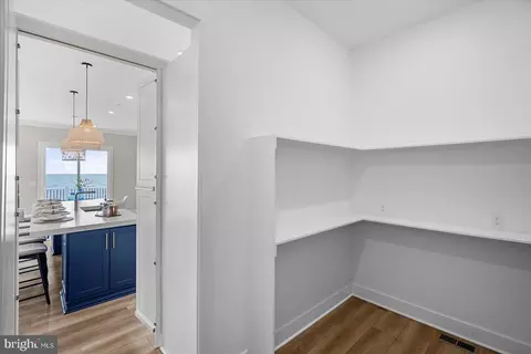 Entry Way - 8823 Chesapeake Ave, Sparrows Point, MD 21219 photo 4 of 5