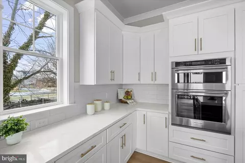 Kitchen - 8823 Chesapeake Ave, Sparrows Point, MD 21219 photo 7 of 13