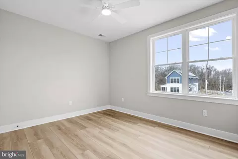 Bedroom - 8823 Chesapeake Ave, Sparrows Point, MD 21219 photo 2 of 4