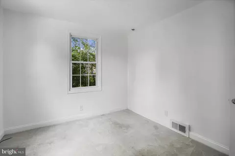 Bedroom - 1225 Greystone Rd, Halethorpe, MD 21227 photo 5 of 6
