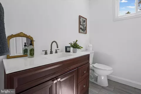 Entry Way - 1225 Greystone Rd, Halethorpe, MD 21227 photo 3 of 5