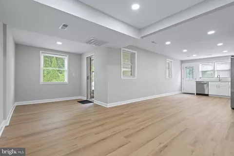 Entry Way - 1404 Spring Ave, Rosedale, MD 21237 photo 2 of 6