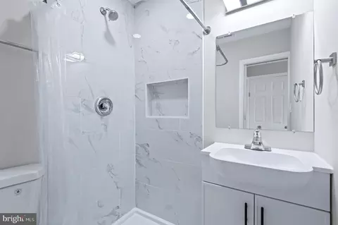Bath - 1404 Spring Ave, Rosedale, MD 21237 photo 4 of 6