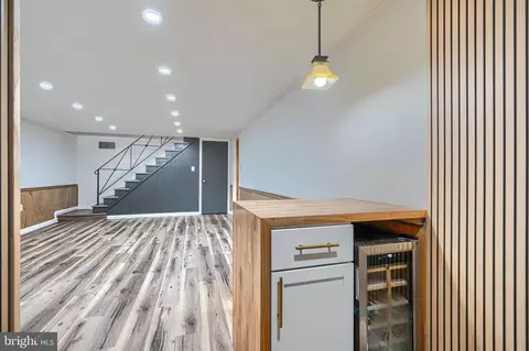 Entry Way - 6821 Barnett Rd, Baltimore, MD 21239 photo 2 of 2