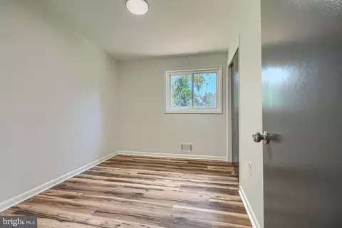 Bedroom - 6821 Barnett Rd, Baltimore, MD 21239 photo 5 of 6