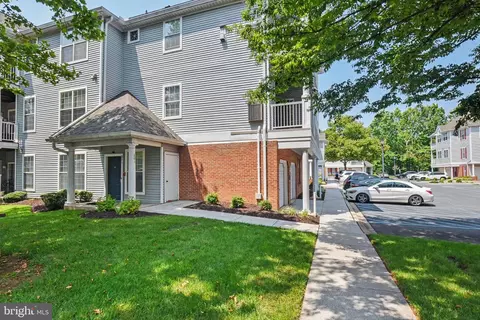 5003 Hollington Dr #201, Owings Mills, MD 21117