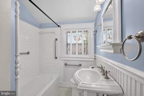 Bath - 2032 Ormand Rd, Dundalk, MD 21222 photo 1 of 5