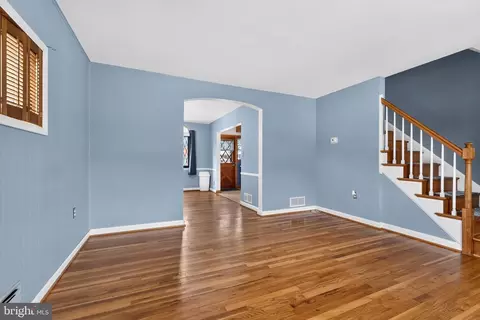 Living - 2032 Ormand Rd, Dundalk, MD 21222 photo 2 of 3