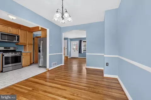 Entry Way - 2032 Ormand Rd, Dundalk, MD 21222 photo 4 of 6
