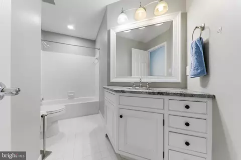 Bath - 534 Kinsale, Timonium, MD 21093 photo 2 of 2