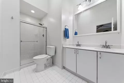 Bath - 534 Kinsale, Timonium, MD 21093 photo 1 of 2