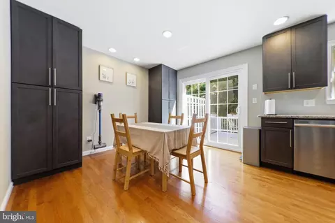 Entry Way - 534 Kinsale, Timonium, MD 21093 photo 3 of 4