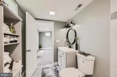 Bath - 822 Wise Ave, Dundalk, MD 21222 photo 3 of 5