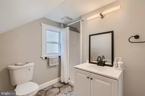 Bath - 822 Wise Ave, Dundalk, MD 21222 photo 5 of 5