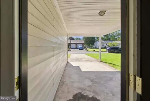 Entry Way - 2516 Maple Rd, Sparrows Point, MD 21219 photo 5 of 6