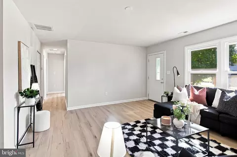 Entry Way - 2516 Maple Rd, Sparrows Point, MD 21219 photo 1 of 6