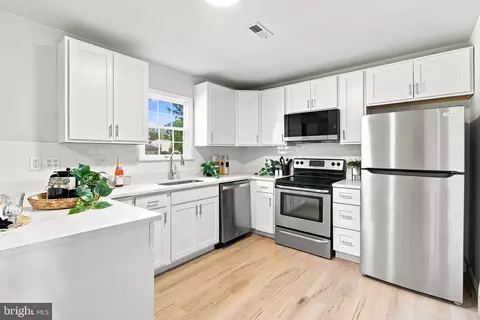 Kitchen - 2516 Maple Rd, Sparrows Point, MD 21219 photo 3 of 4
