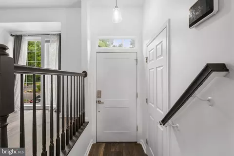 Entry Way - 3 Tomahawk Ter, Middle River, MD 21220 photo 1 of 9