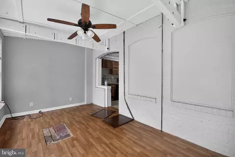 Entry Way - 2964 Cornwall Rd, Dundalk, MD 21222 photo 9 of 11