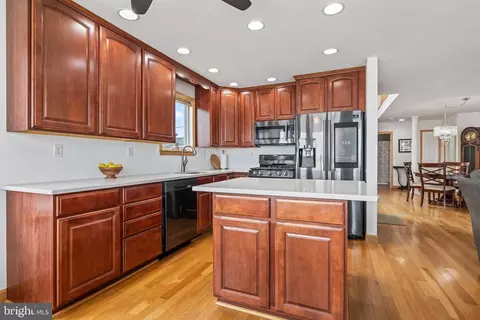 Kitchen - 7112 River Drive Rd, Sparrows Point, MD 21219 photo 4 of 6