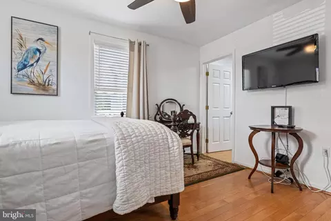 Bedroom - 7112 River Drive Rd, Sparrows Point, MD 21219 photo 3 of 8