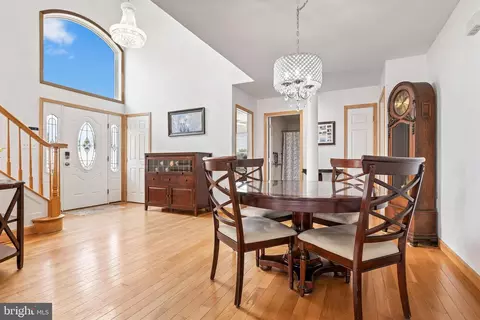 Entry Way - 7112 River Drive Rd, Sparrows Point, MD 21219 photo 3 of 8
