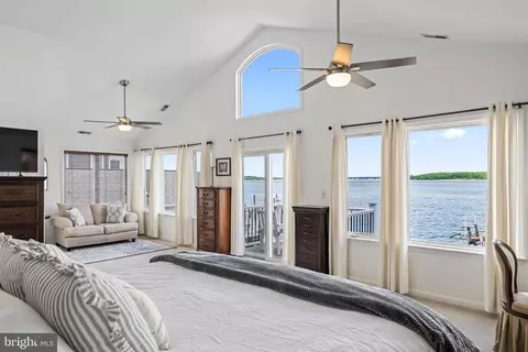 Bedroom - 7112 River Drive Rd, Sparrows Point, MD 21219 photo 5 of 8