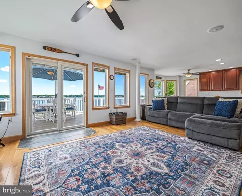 Living - 7112 River Drive Rd, Sparrows Point, MD 21219 photo 1 of 3