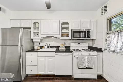 Kitchen - 92 Murdock Rd, Baltimore, MD 21212 photo 1 of 1