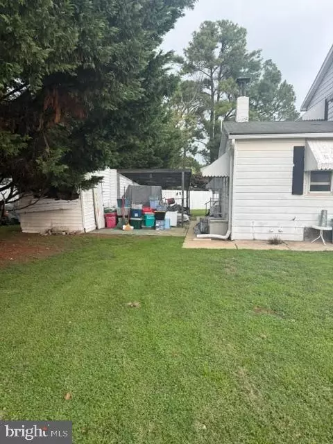 Exterior - 7423 N Point Rd, Edgemere, MD 21219 photo 4 of 6