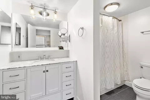 Bath - 205 E Joppa Rd #602, Towson, MD 21286 photo 1 of 3