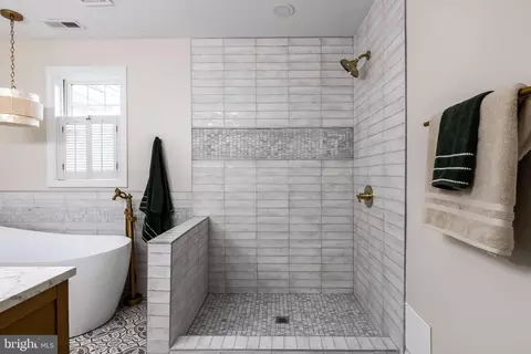 Bath - 1807 Sutton Ave, Halethorpe, MD 21227 photo 1 of 6